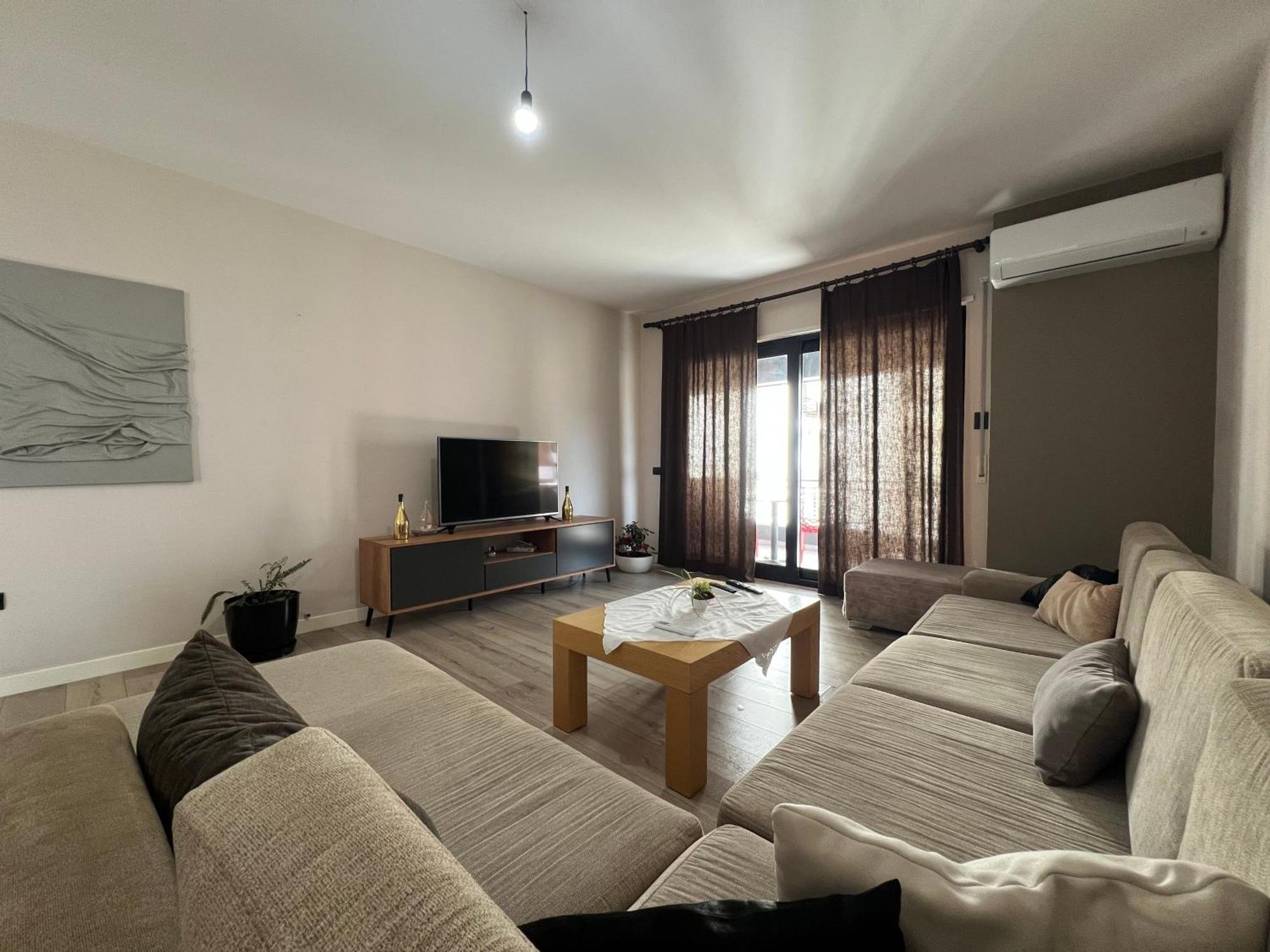 B2 Apartment *
